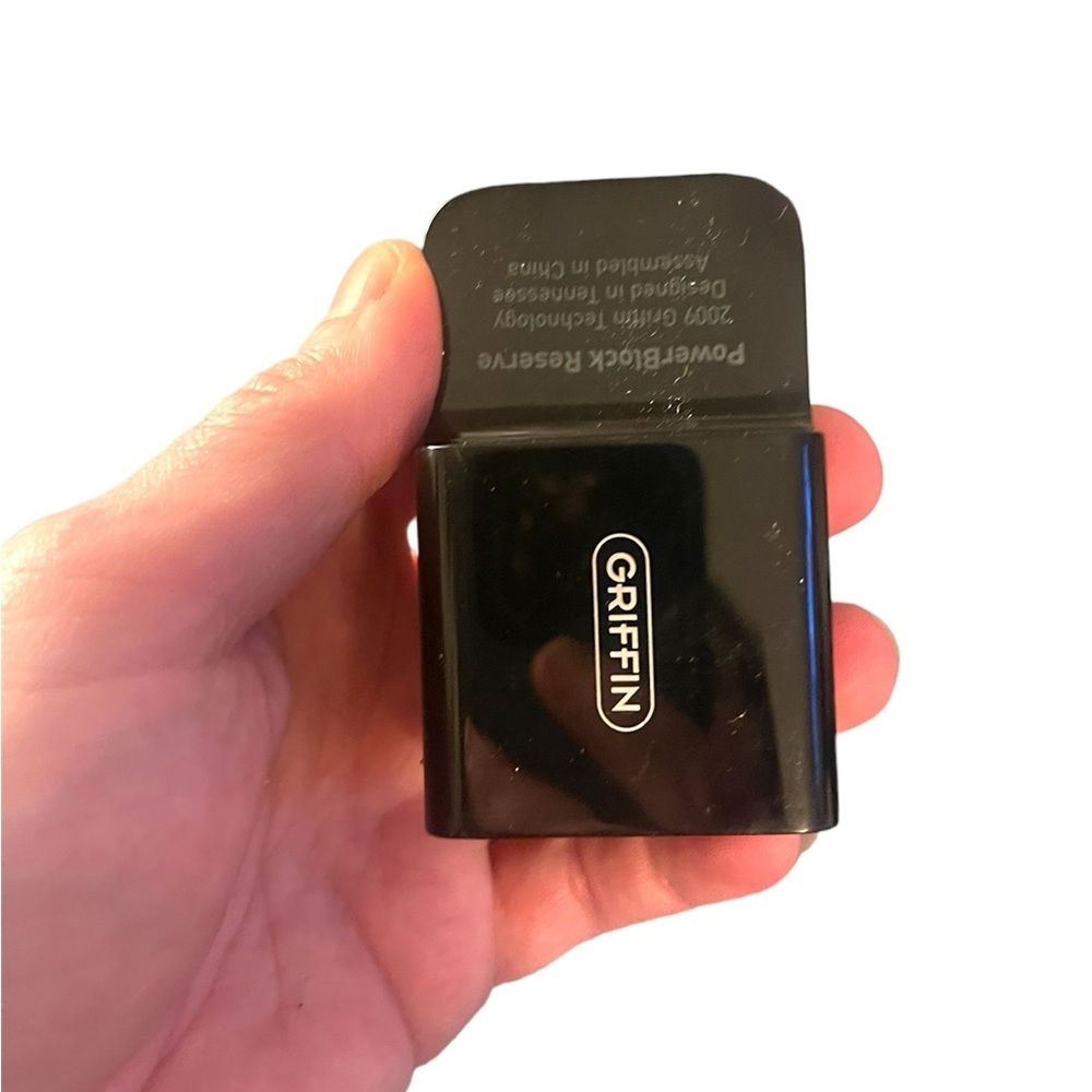 Griffin power lock reserve PB-RESI USB  5 v out iPod and I phone charger